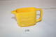 C295 Ancien Pichet Ricard Plastique Jaune - France - Bistrot - Alcohol