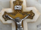 Delcampe - Ancien Crucifix Bénitier Albâtre Croix Métal Et Laiton XIXe Religieux - Religieuze Kunst