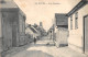 80 - BOVES - Rue Paraclet Animée - Boves