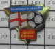 2922 Pin's Pins / Beau Et Rare / SPORTS / FOOTBALL CHAMPIONNAT D'EUROPE 1992 SUEDE DRAPEAU ANGLAIS JUSTIN BRIDOU - Football