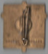 Broche  émailée Bayeux _Lisieux  25 Mm X 30 Mm  ( Arthus Bertrand ) - Brooches