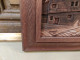 Delcampe - Ancien Tableau Chalet Bois Sculpté Art Populaire Montagne Raugel 1950 - Holz