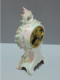 Delcampe - -JOLIE ANCIENNE PENDULETTE PORCELAINE ALLEMANDE DE SAXE ? EPEES CROISEES?  E - Clocks