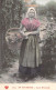 FOLKLORE - En Auvergne - Jeune Brayaude - Carte Postale Ancienne - Personen