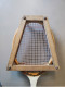 Raquette De Tennis Ancienne Magnet En Bois Made In Pakistan Avec Presse Cadre En Bois - Autres & Non Classés