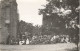 EVENEMENT - Groupe De Personnes Rassemblé Devant Une église - Afrique - Tropiques - Carte Postale Ancienne - Altri & Non Classificati