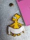 Pin's The Simpson's - Matt Groening 1990 Pin's En Plastique Sur Carton Fuschia (9.4 X 5.4 Cm) - Films