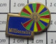 413B Pin's Pins / Beau Et Rare / THEME JEUX / ROUE DE LA FORTUNE MILLIONNAIRE Par DECAT - Casinos