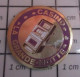 413B Pin's Pins / Beau Et Rare / JEUX / MACHINE A SOUS BANDIT MANCHOT CASINO DE LA GRANDE MOTTE - Jeux