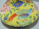 Delcampe - -JOLI ANCIEN VASE PORCELAINE FRANCE à Décor Style ASIATIQUE Sur Fond Jaune   E - Vazen