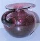 Delcampe - -JOLI PETIT VASE VERRE Bullé Signé  BIOT Couleur Aubergine Claire JUS GRENIER    E - Vasen