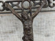 Delcampe - Grande Croix Crucifix D'Autel XIXème En Fonte Eglise Christ - Religiöse Kunst