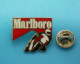 1 PIN'S //  ** CIRCUIT MOTO / MARLBORO ** - Motos