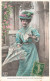 FANTAISIES - Femme - Tenant Un Parapluie- Je Vous Envoie Cette Carte Et Toute Ma Pensée - Carte Postale Ancienne - Frauen