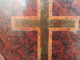 Delcampe - Ancien Bénitier Socle Crucifix Marqueterie Bois De Loupe - Art Religieux