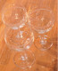 Delcampe - -3 GRANDS VERRES BALLON à PIEDS En VERRE Avec Fine FRISE Gravée  Déco 1950/60    E - Glass & Crystal