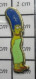 615e Pin's Pins / Rare & Belle Qualité !!!  CINEMA / DESSIN ANIME MARGE SIMPSON - Cinéma