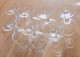 Delcampe - -7 VERRES BALLONS à PIEDS En VERRE Avec Fine FRISE Gravée  Déco TABLE 1950/60     E - Glass & Crystal