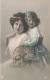 ENFANTS - Une Petite Fille Avec Sa Mère  - Colorisé - Carte Postale Ancienne - Groupes D'enfants & Familles