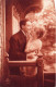 COUPLES - Un Couple Sur Le Balcon Se Regardant Dans Les Yeux - Carte Postale Ancienne - Couples