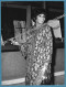 847> SHIRLEY BASSEY = FOTOGRAFIA ORIGINALE 1967 = Cm 17 X 23 Circa - Photos