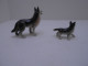 2 Anciennes Figurines Chien En Ceramique - Hunde