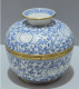 Delcampe - -ANCIEN POT COUVERT CERAMIQUE ASIATIQUE Craquelée BLANC/BLEU Bords Laiton    E - Andere & Zonder Classificatie