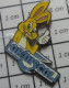 1022 Pin's Pins / Beau Et Rare / INFORMATIQUE / LAPIN JAUNE ORDISCOL ORDINATEUR SCOLAIRE - Informatique