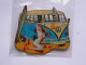 BIG Pin S COMBI VOLKSWAGEN MICHELIN MAC DO PIN UP 6 X 5 Cm 2 Attaches 25 Ex NEUF 2 Photos - Volkswagen