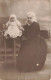 FOLKLORE - Tenues Traditionnelles - Photo De Famille - A Ma Tante Louisette Souvenir Mon Baptême -Carte Postale Ancienne - Costumes