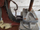 Delcampe - Ancienne Presse à Vulcaniser Chemico 1930/1940 Chambre à Air Cycles Autos Collection Garage Automobilia - Targhe Smaltate (a Partire Dal 1961)
