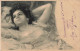 FANTAISIES - Femmes - Femme Seule Dans Un Lit - Carte Postale Ancienne - Frauen