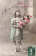 ENFANT - Souvenirs - Fillette En Robe Bleue Avec Des Fleurs - Carte Postale Ancienne - Autres & Non Classés