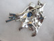 Delcampe - Very Rare Trifari 'Alfred Philippe' 1940's Rhinestones Enameled Bird On Branch Brooch J229 - Broches