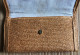 Pochette à Main En Matière Naturelle - Joli Bouton Deco Avec Pression- Intérieur Tissu Taché Avec Compartiment + Poche - Otros & Sin Clasificación