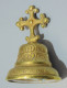 Delcampe - - JOLIE ANCIENNE PETITE CLOCHE BRONZE PRISE DE MAIN CROIX Ongia Ene Gogoa    E - Bells