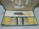 -ANCIEN SERVICE A GATEAUX COFFRET PIERRE LASSORT PORCELAINE ANGOULEME    E - Autres & Non Classés