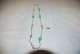 C56 Magnifique Collier De Perles Blanches Et Pierre Verte - Collane/Catenine