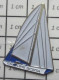 715A Pin's Pins / Beau Et Rare / BATEAUX / VOILE VOILIER REGATE GROUPE SCETA - Bateaux