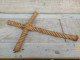 Delcampe - Ancien Crucifix Croix En Corde Design Audoux Minet Vintage - Autres & Non Classés