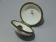 Delcampe - -2 PETITES BOITES PORCELAINE BOITE A PILULES LIMOGES 1 Monture Laiton Vieilli     E - Scatole/Bauli