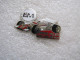 Delcampe - RARE  PIN'S  LOTUS 70 B FORD  GEORGE FOLLMER L&M CIGARETTES  Email Grand Feu  MFS - F1