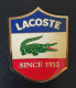 Belle Plaque Doré émaillé "Lacoste Since 1933" Crocodile Lacoste - Vêtements Tennis - Autres & Non Classés