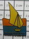 713J  Pin's Pins / Beau Et Rare / THEME : BATEAUX / VOILIER DE PECHE VERITABLE PETIT NAVIRE - Boats