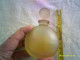 Rare Bouteille Ronde( Lalique ?) A Etoiles 7 Cm De Diametre EDT / EDP ? Worth Année 1930 3/4 Pleine - Unclassified