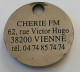 Jeton De Caddie - CHERIE FM 102.4 - 38 VIENNE - En Métal - (1) - - Jetons De Caddies