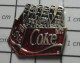 713J Pin's Pins / Beau Et Rare / COCA-COLA / CASIER DE 6 BOUTEILLES DE COKE En Stock, Capitaine ! - Coca-Cola