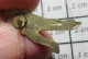 1218B Pin's Pins / Beau Et Rare / SPORTS / HOCKEY SUR GLACE HOCKEYEUR - Sport Invernali