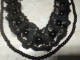 COLLIER FANTAISIE VINTAGE Perles Noires Et Tissus Dentelle Diametre 6 Mm Et 13,5 Mm Env Long 86 Cm Env Poids 107 Grammes - Colliers/Chaînes