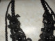 COLLIER FANTAISIE VINTAGE Perles Noires Et Tissus Dentelle Diametre 6 Mm Et 13,5 Mm Env Long 86 Cm Env Poids 107 Grammes - Necklaces/Chains